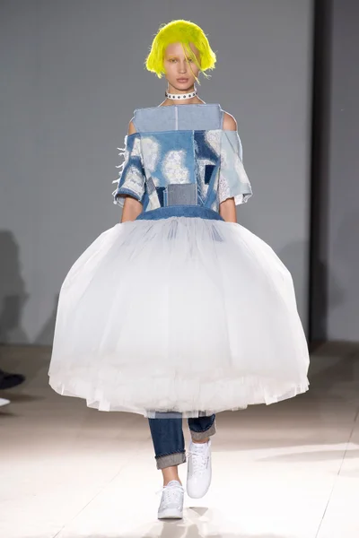 Look 2